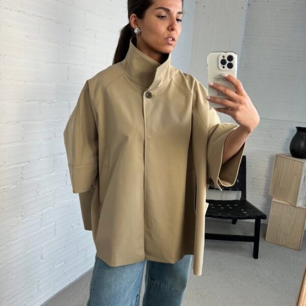Taupe cape