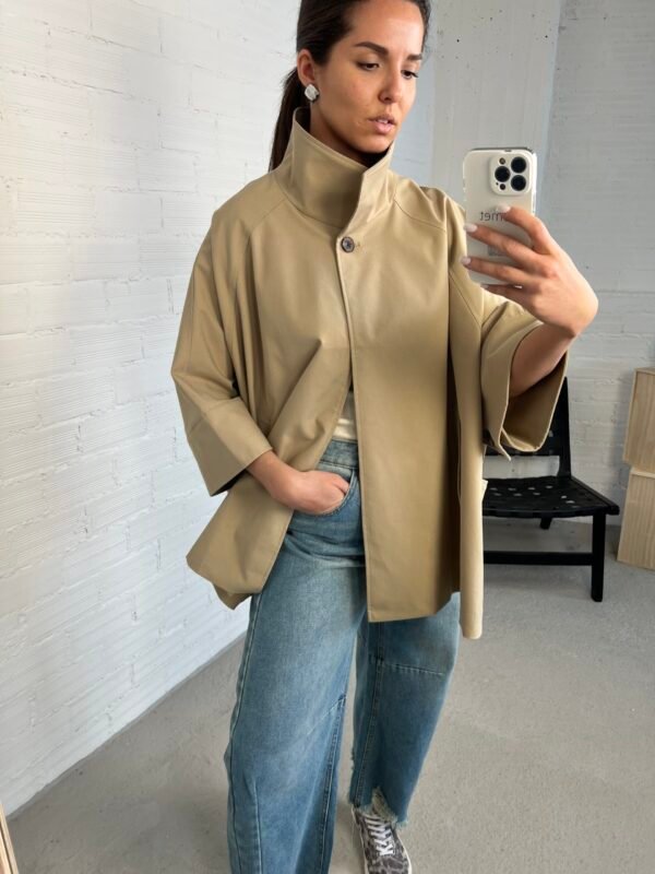 Taupe cape