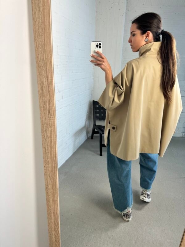Taupe cape