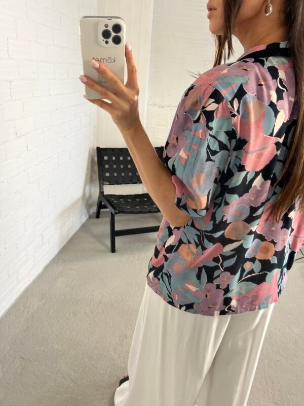 Floral pink-black shirt