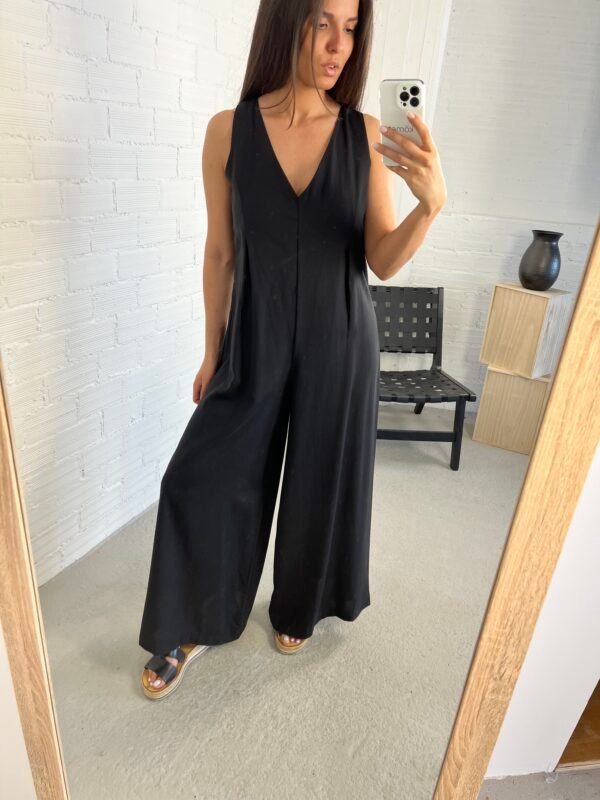 Black loose jumpsuit